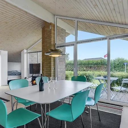 Two-bedroom In Holiday home Broager